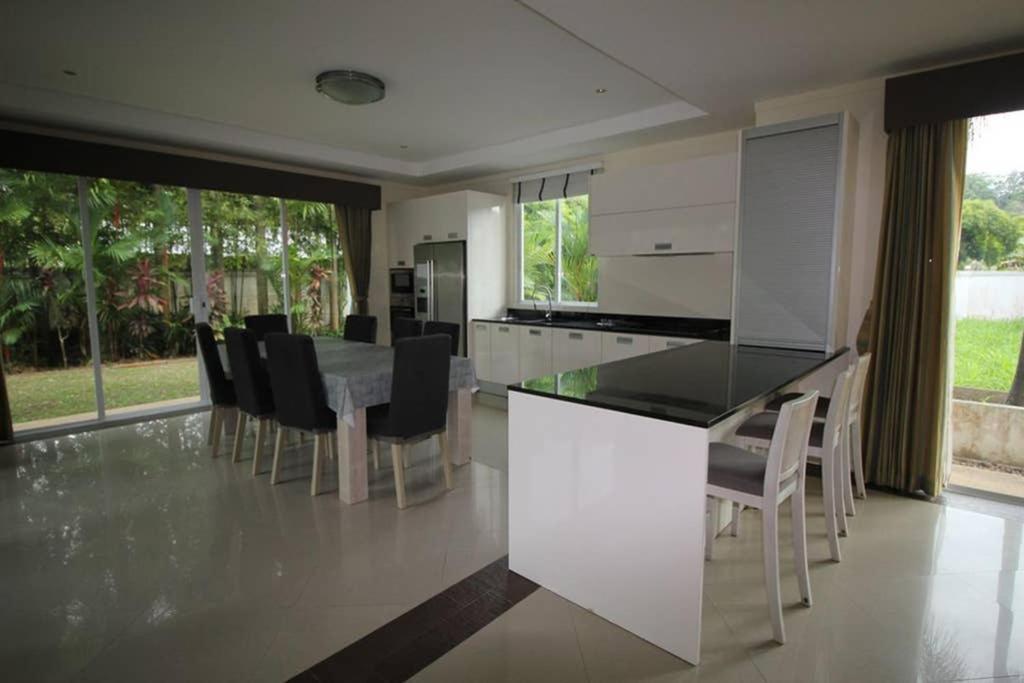 4 Bedroom Villa Kamala Beach Phuket 외부 사진