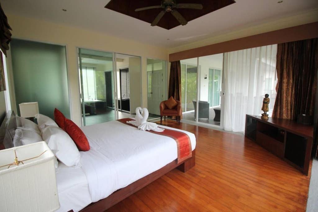 4 Bedroom Villa Kamala Beach Phuket 외부 사진