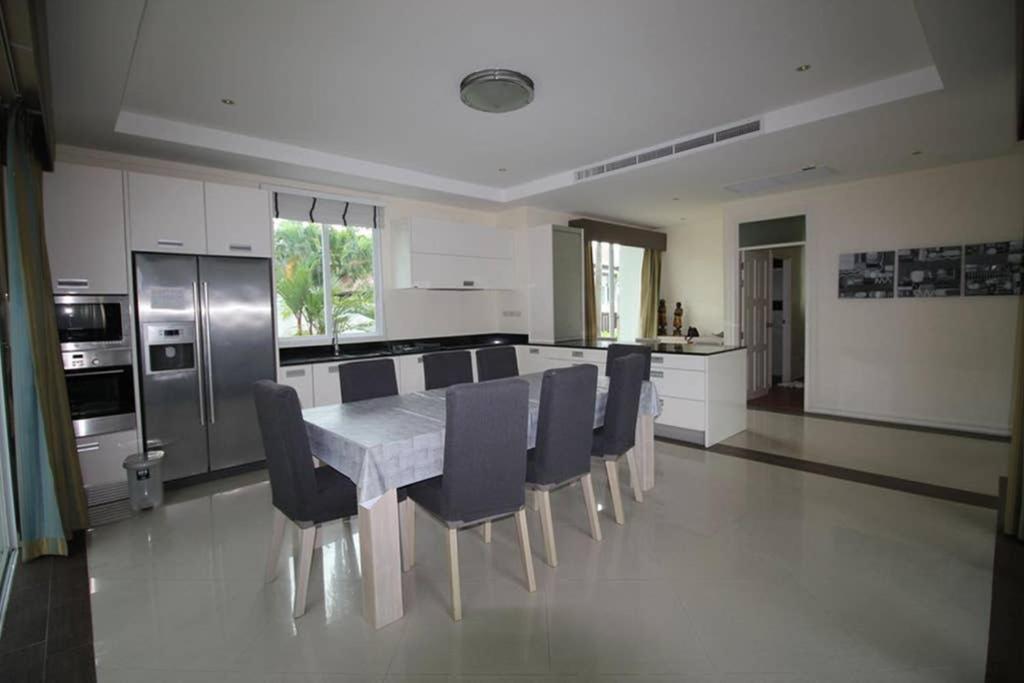 4 Bedroom Villa Kamala Beach Phuket 외부 사진